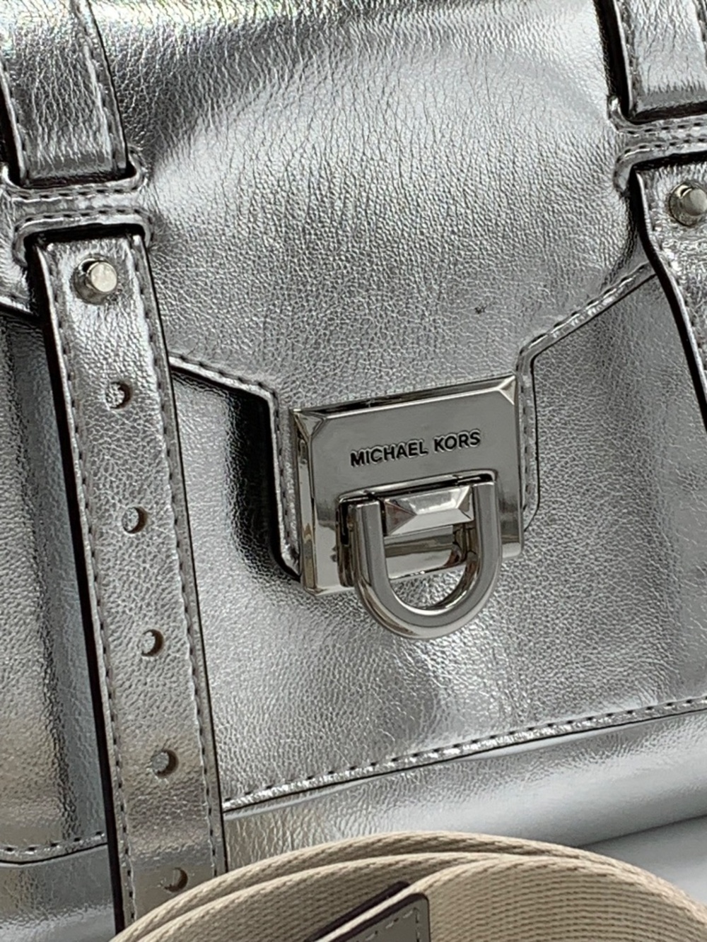 Michael Kors Manhattan Medium Patent Faux Leather Satchel in Black - Picture 2 of 13